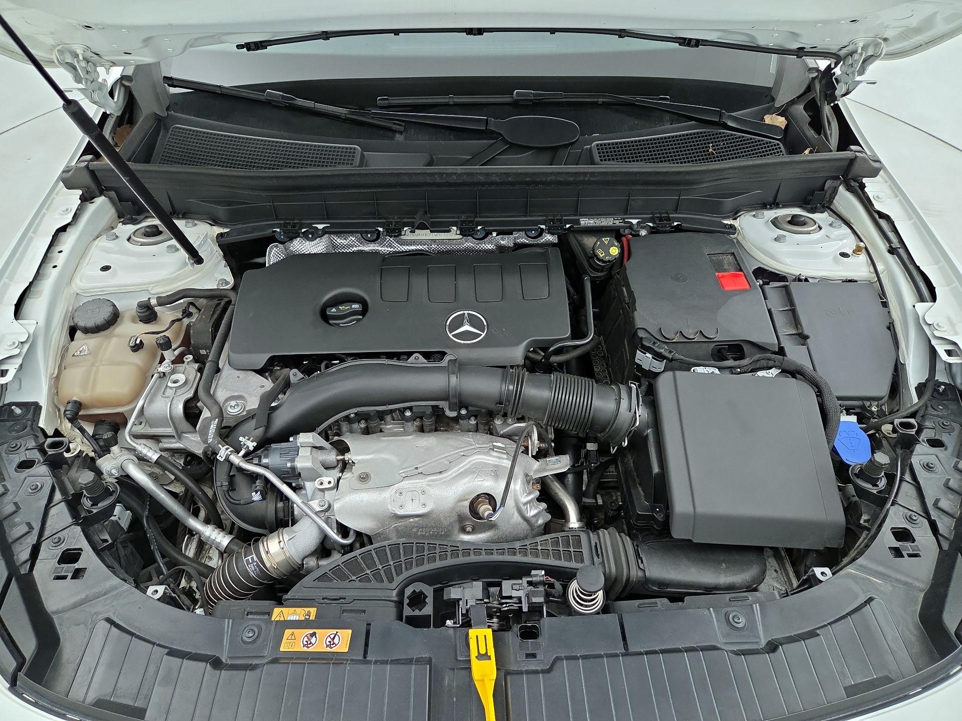 Thumbnail: 2020 Mercedes-Benz GLB - 20