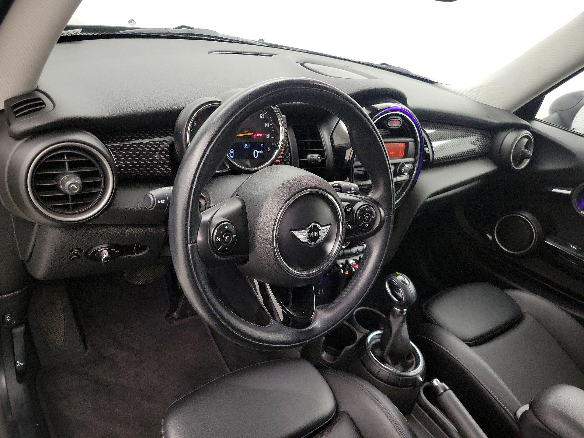 Thumbnail: 2015 MINI Cooper Hardtop - 9