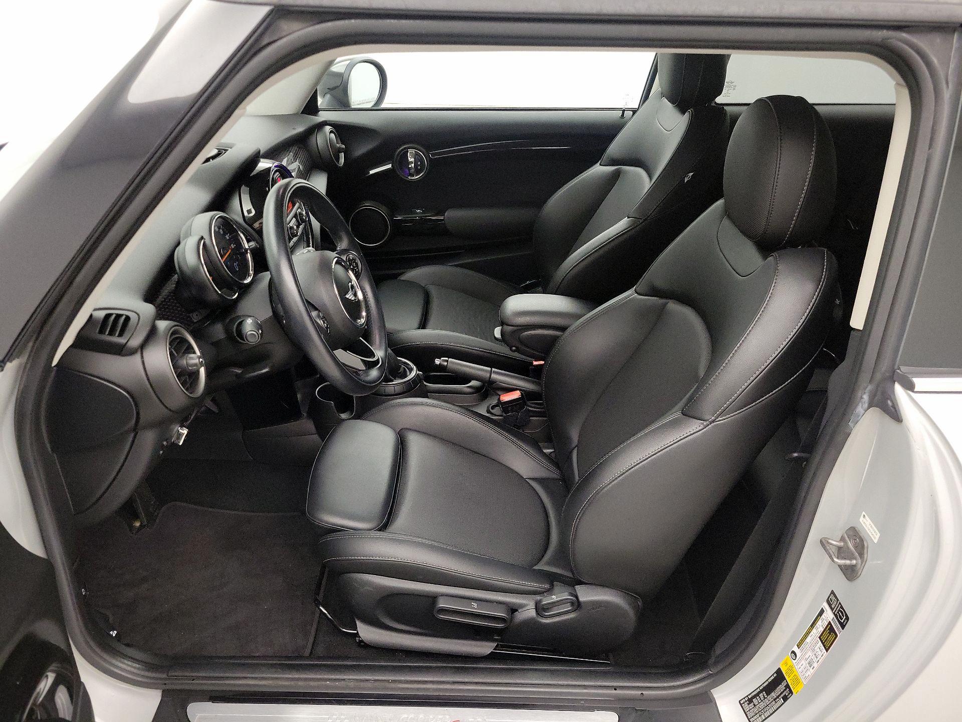 Thumbnail: 2015 MINI Cooper Hardtop - 11