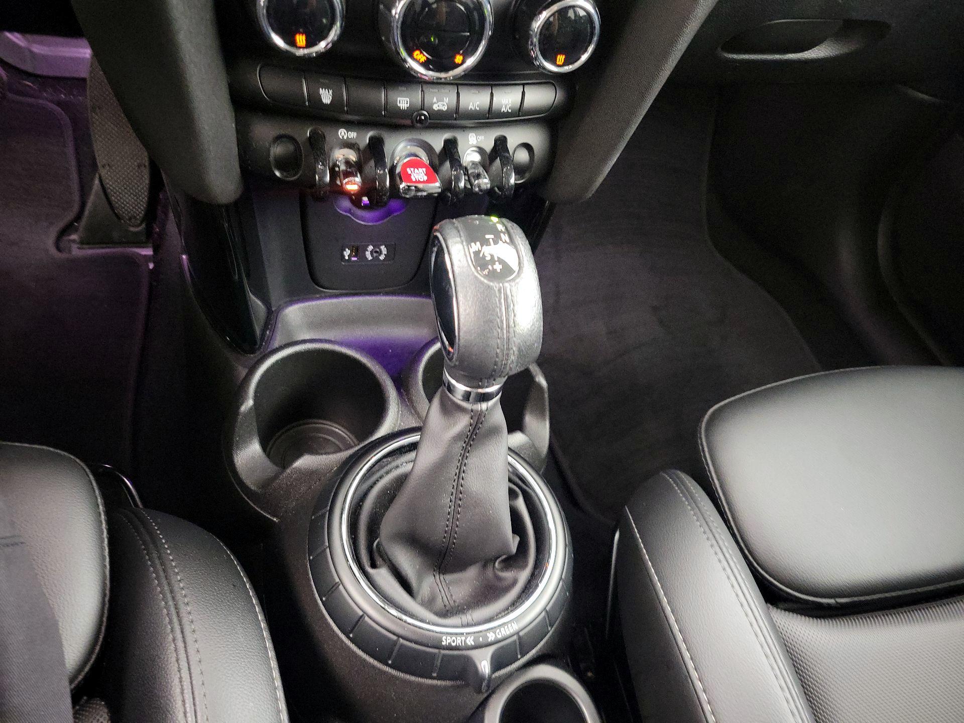 Thumbnail: 2015 MINI Cooper Hardtop - 16