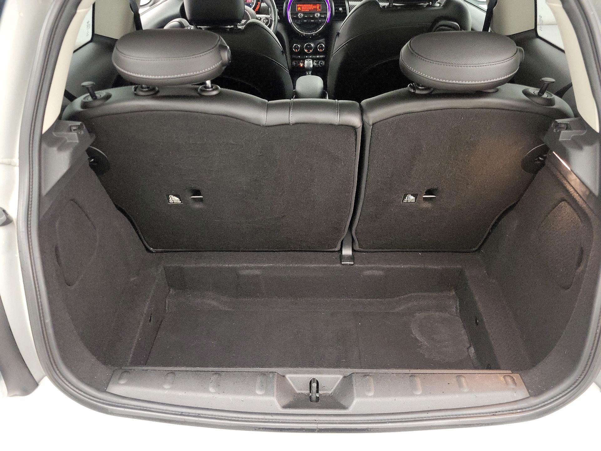 Thumbnail: 2015 MINI Cooper Hardtop - 18