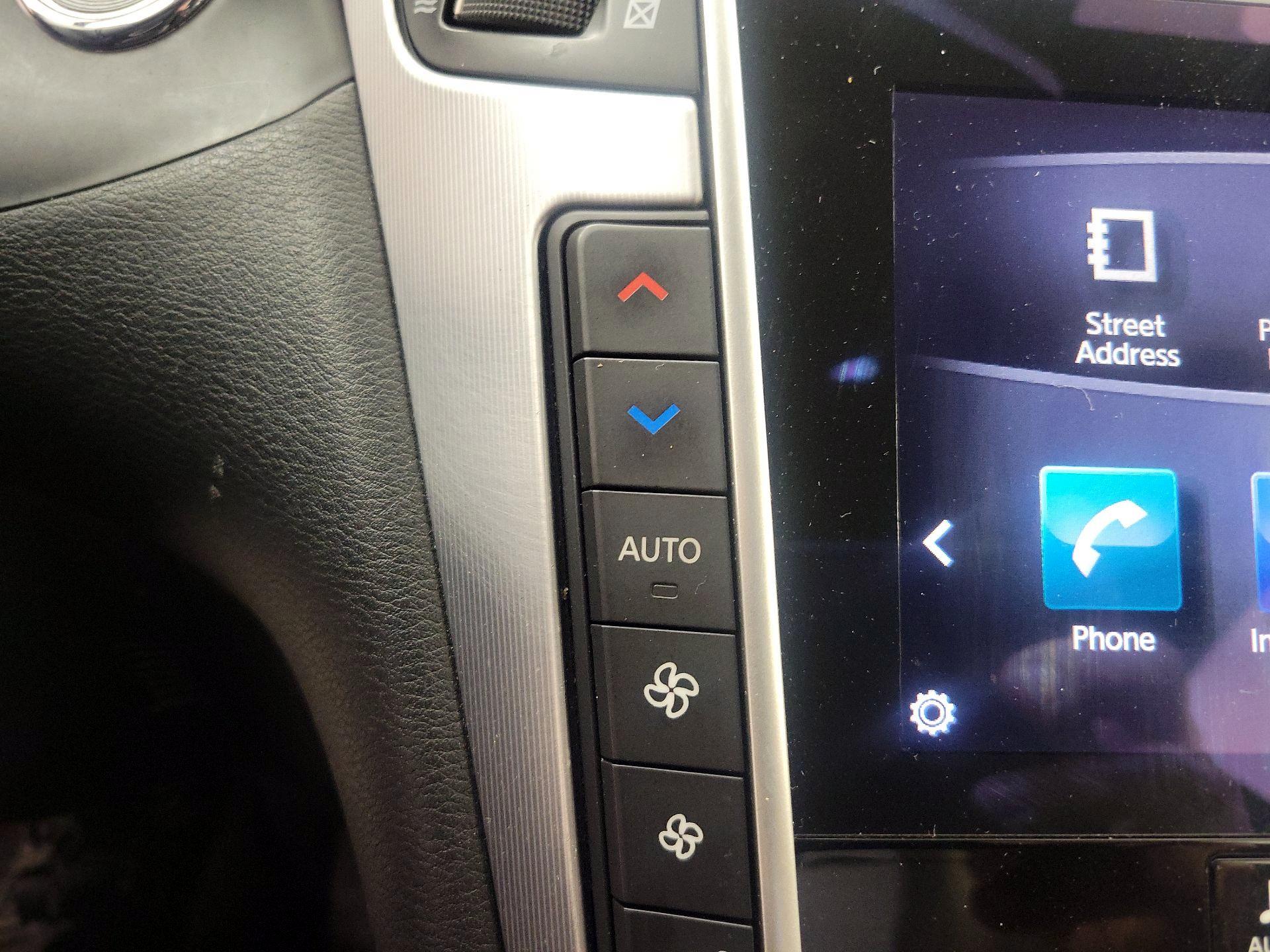 Thumbnail: 2017 INFINITI Q60 - 17