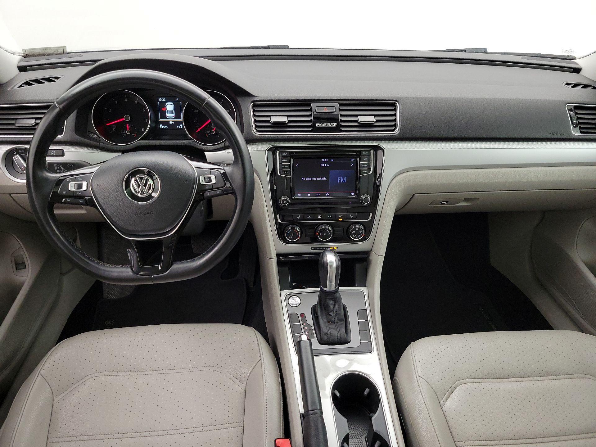 Thumbnail: 2019 Volkswagen Passat - 9