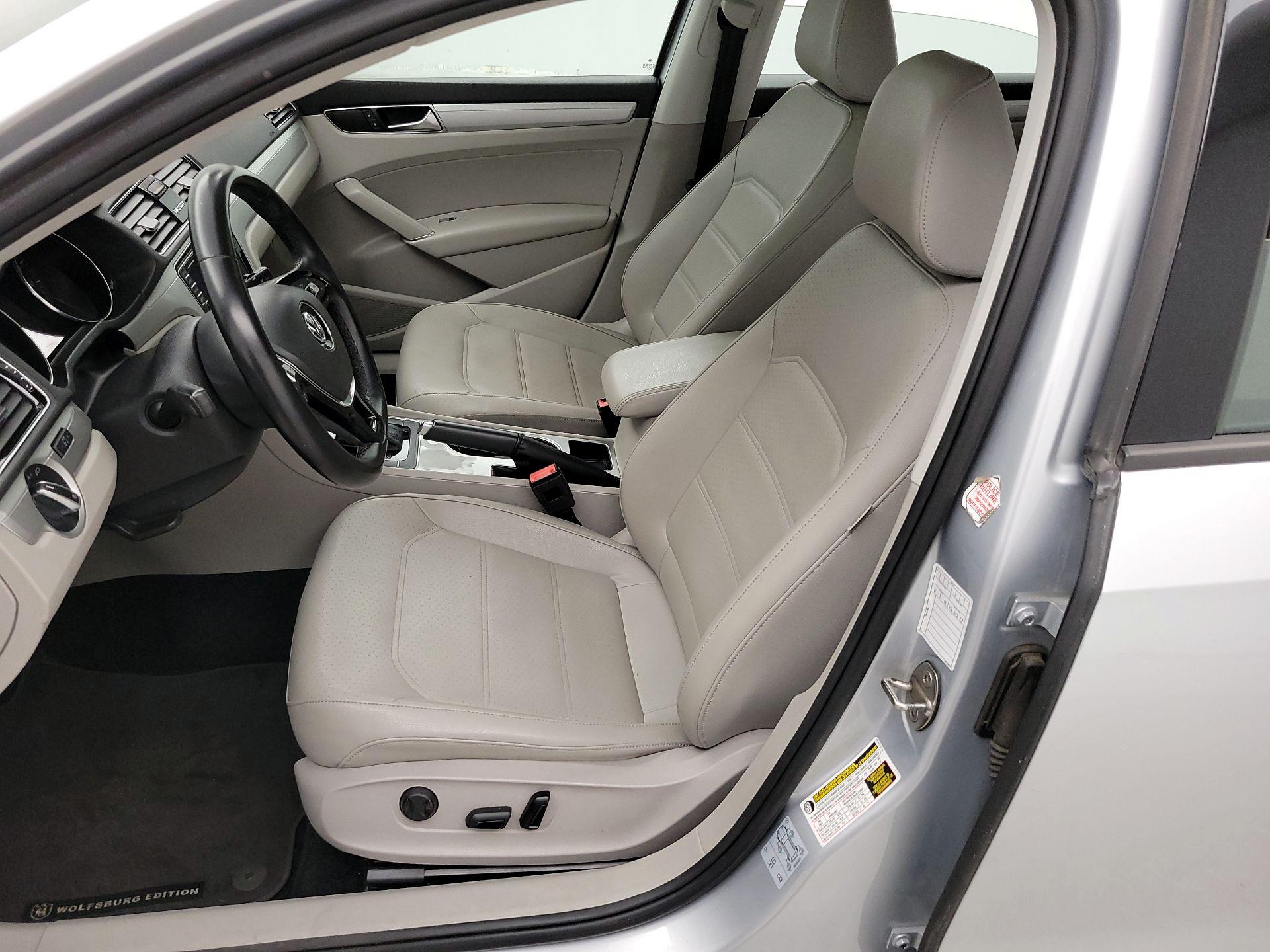 Thumbnail: 2019 Volkswagen Passat - 11