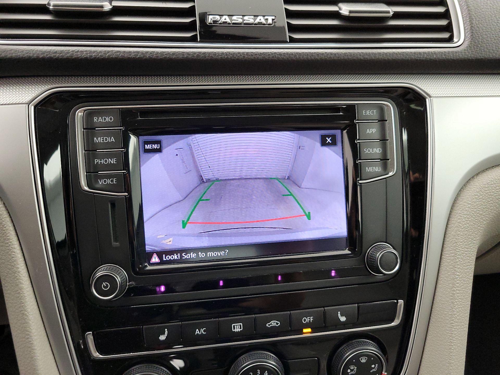 Thumbnail: 2019 Volkswagen Passat - 14