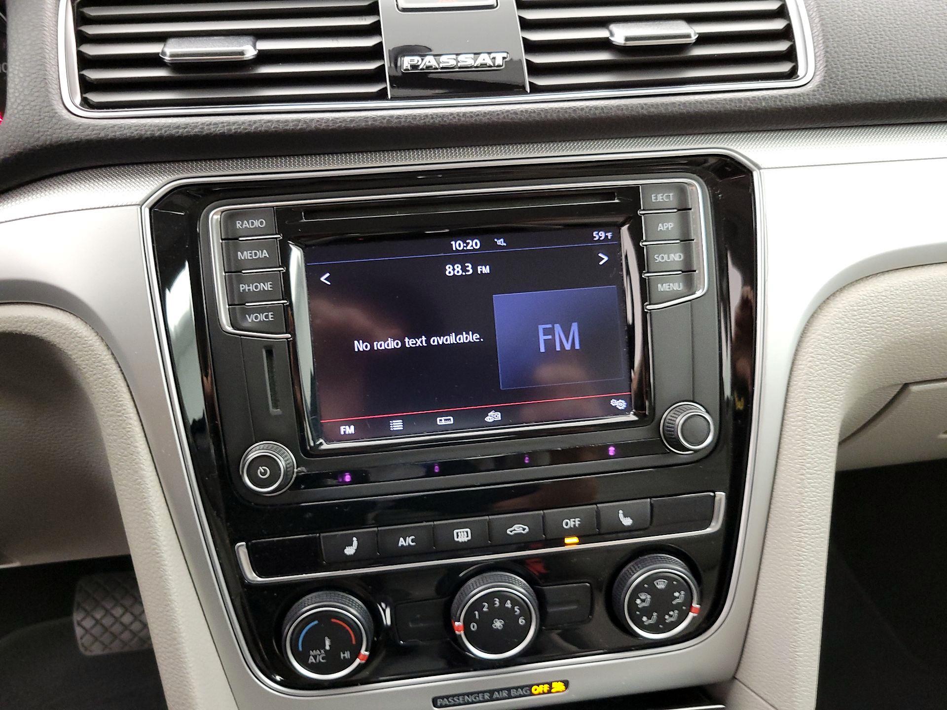 Thumbnail: 2019 Volkswagen Passat - 15