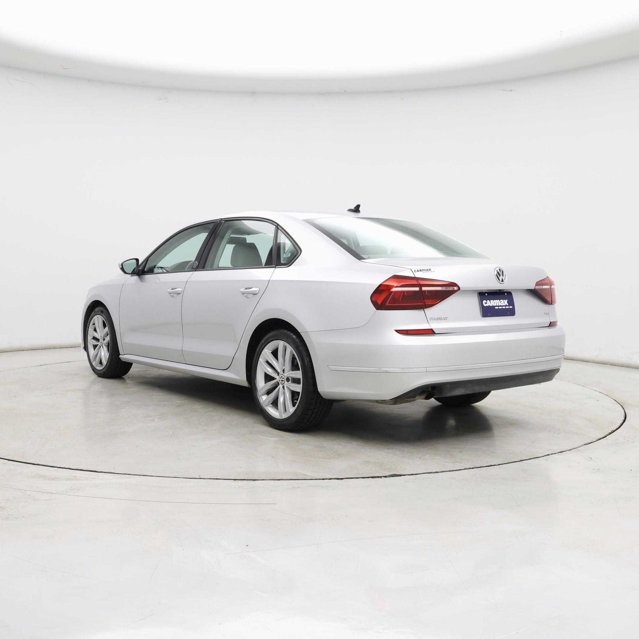 Thumbnail: 2019 Volkswagen Passat - 2