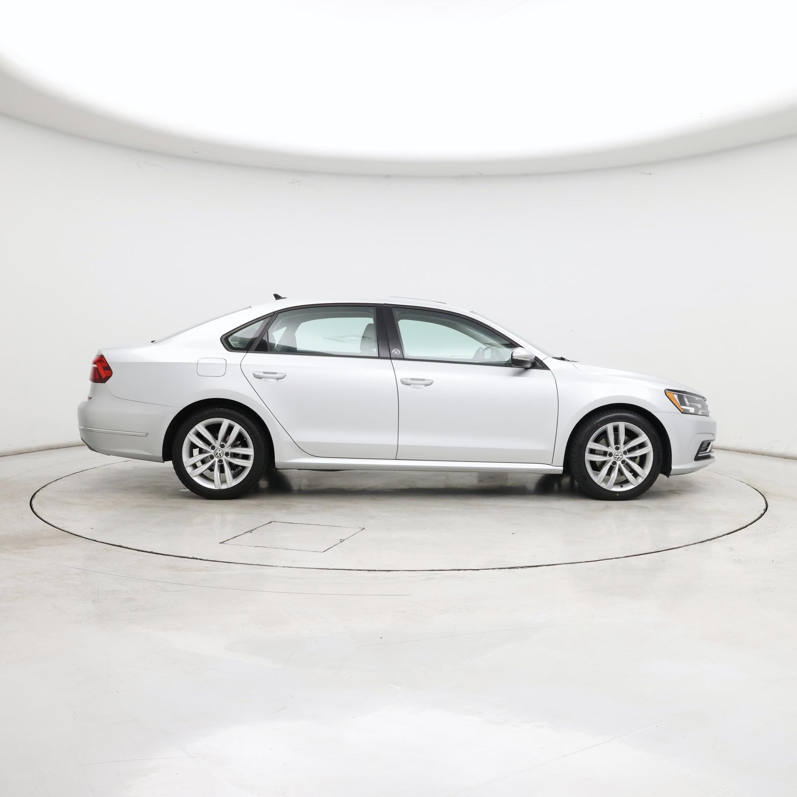 Thumbnail: 2019 Volkswagen Passat - 7