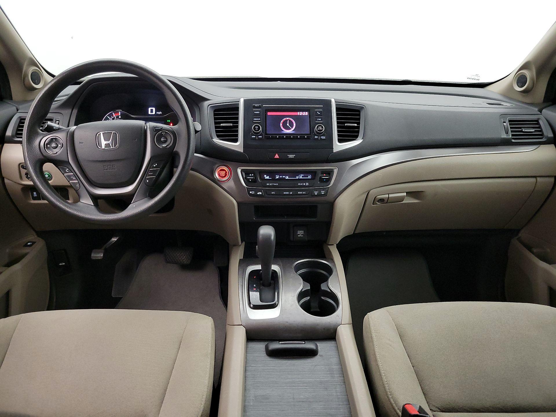 Thumbnail: 2016 Honda Pilot - 9