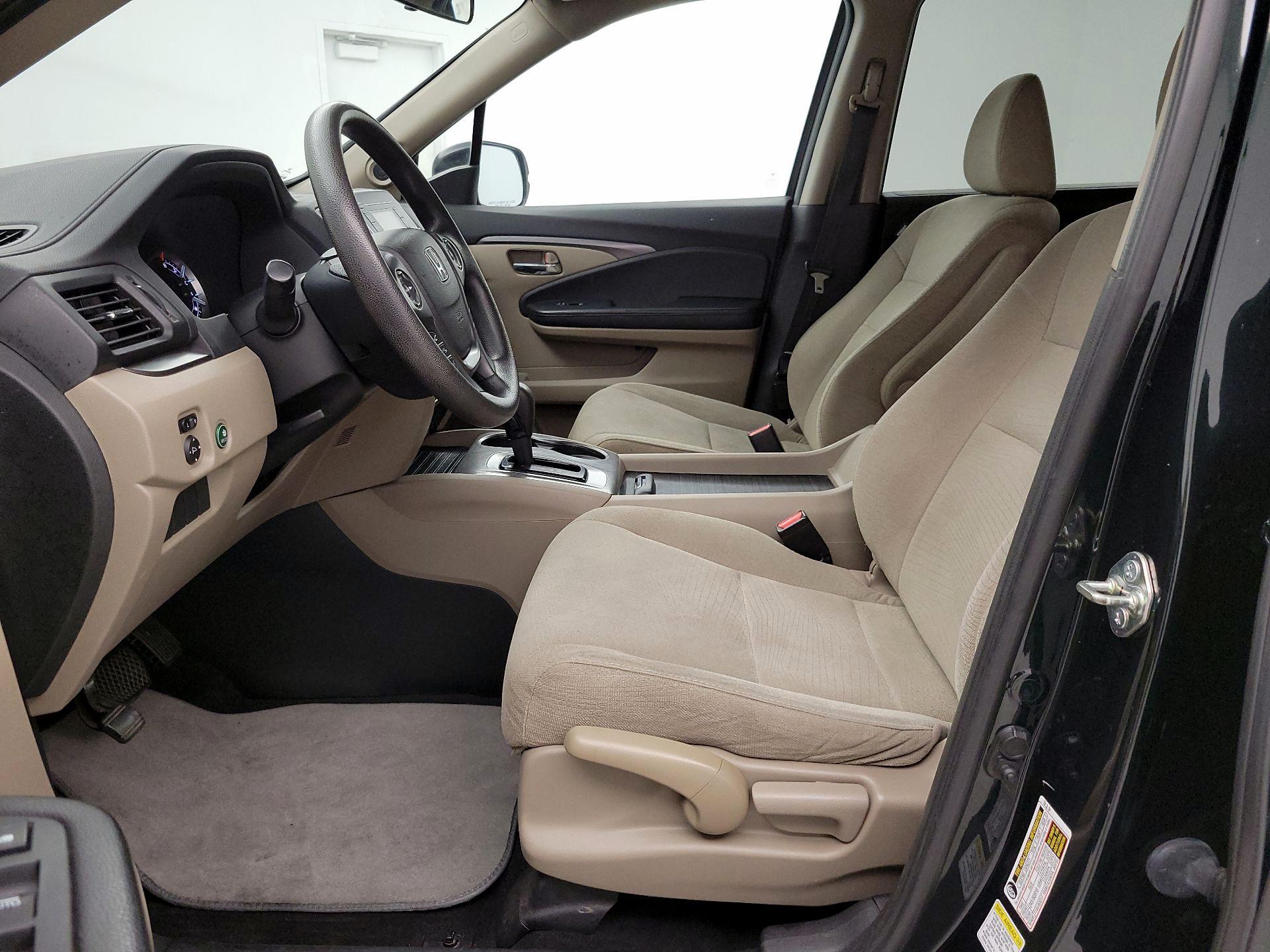 Thumbnail: 2016 Honda Pilot - 11