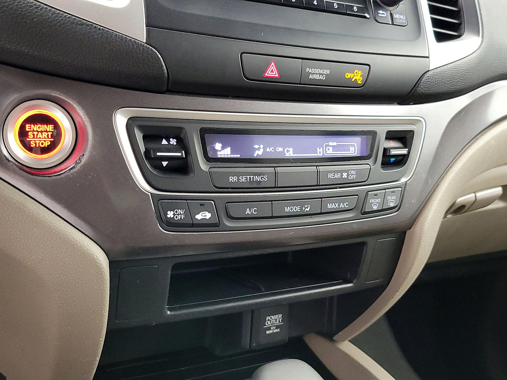 Thumbnail: 2016 Honda Pilot - 16