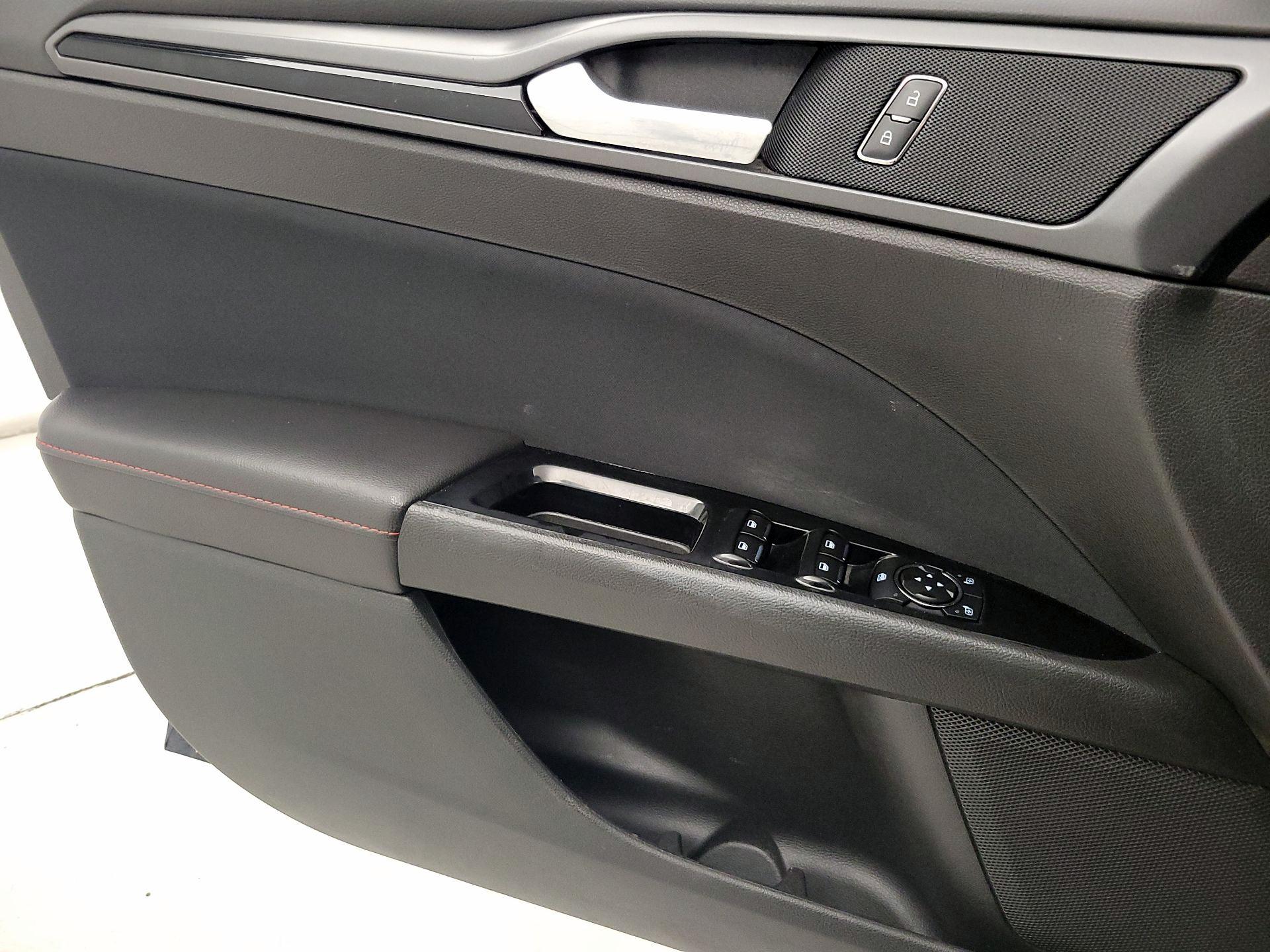 Thumbnail: 2014 Ford Fusion - 12