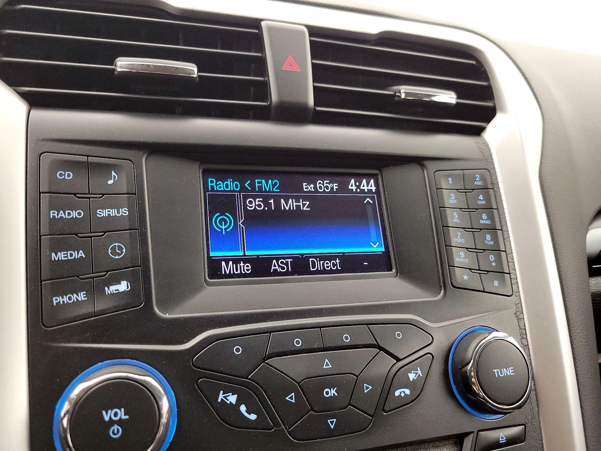 Thumbnail: 2014 Ford Fusion - 14