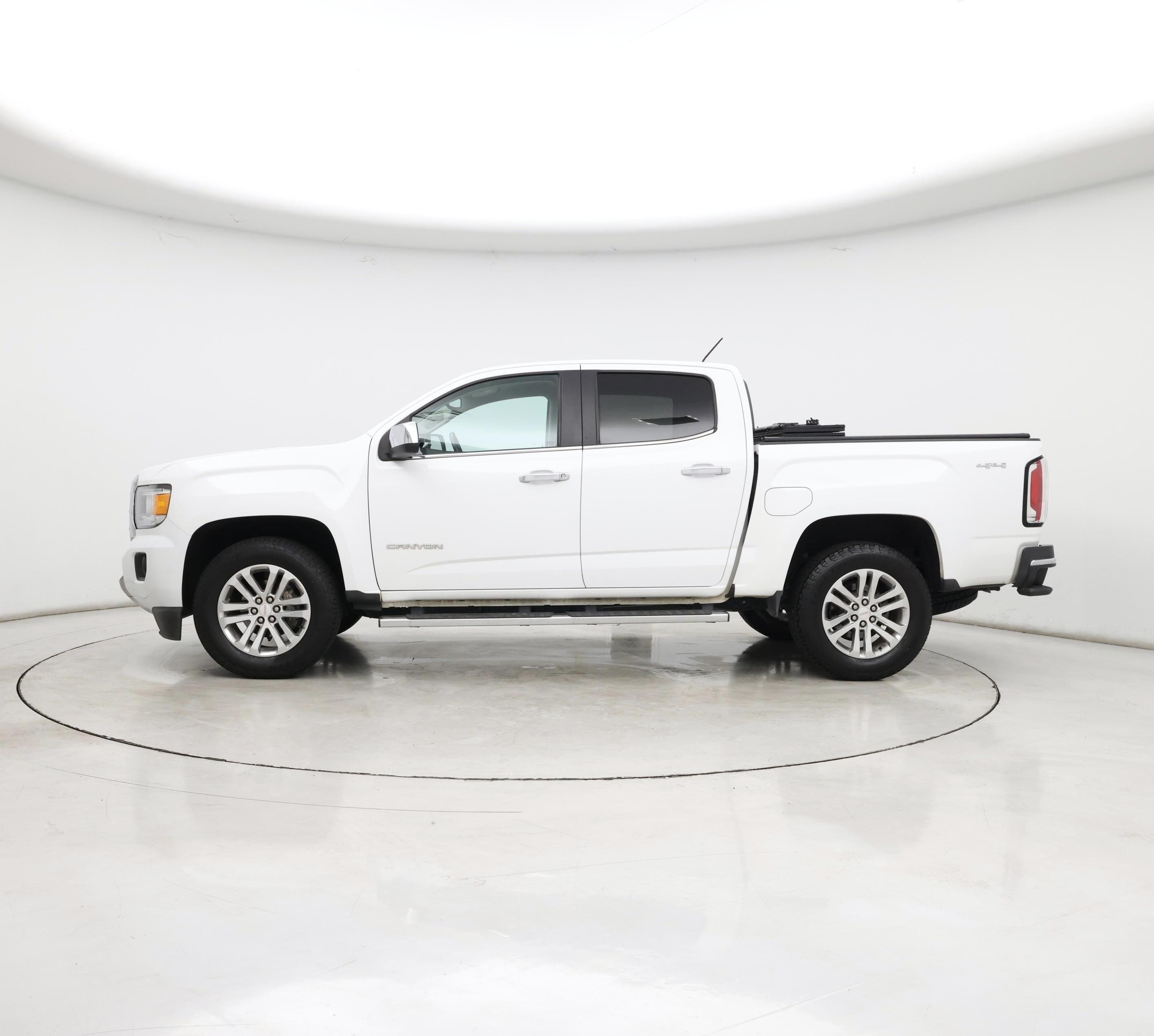 Thumbnail: 2016 GMC Canyon - 3