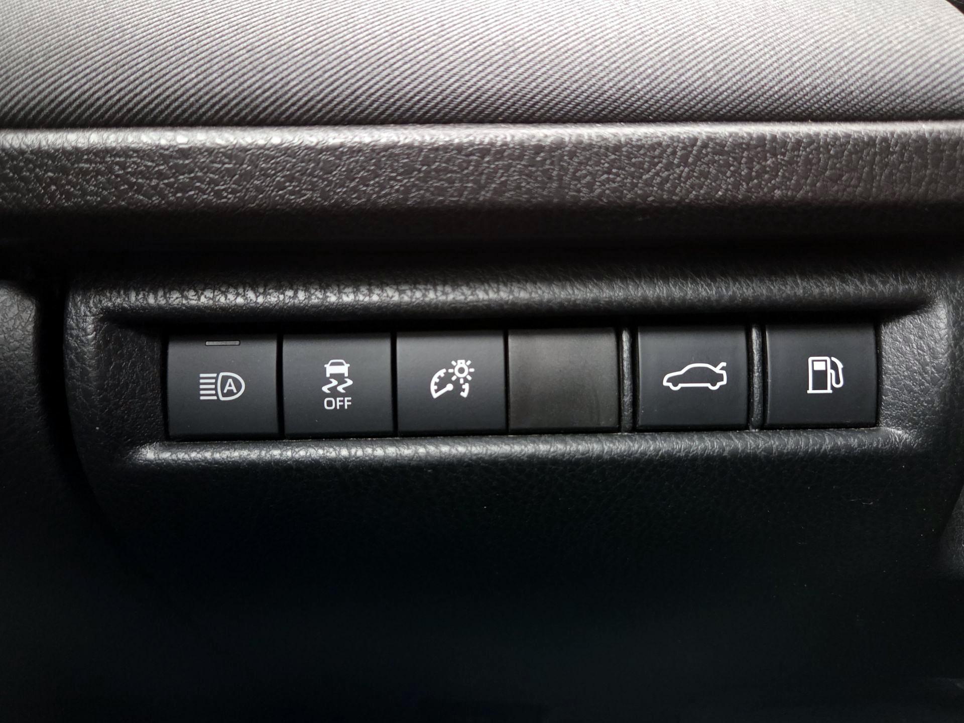 Thumbnail: 2025 Toyota Camry - 13