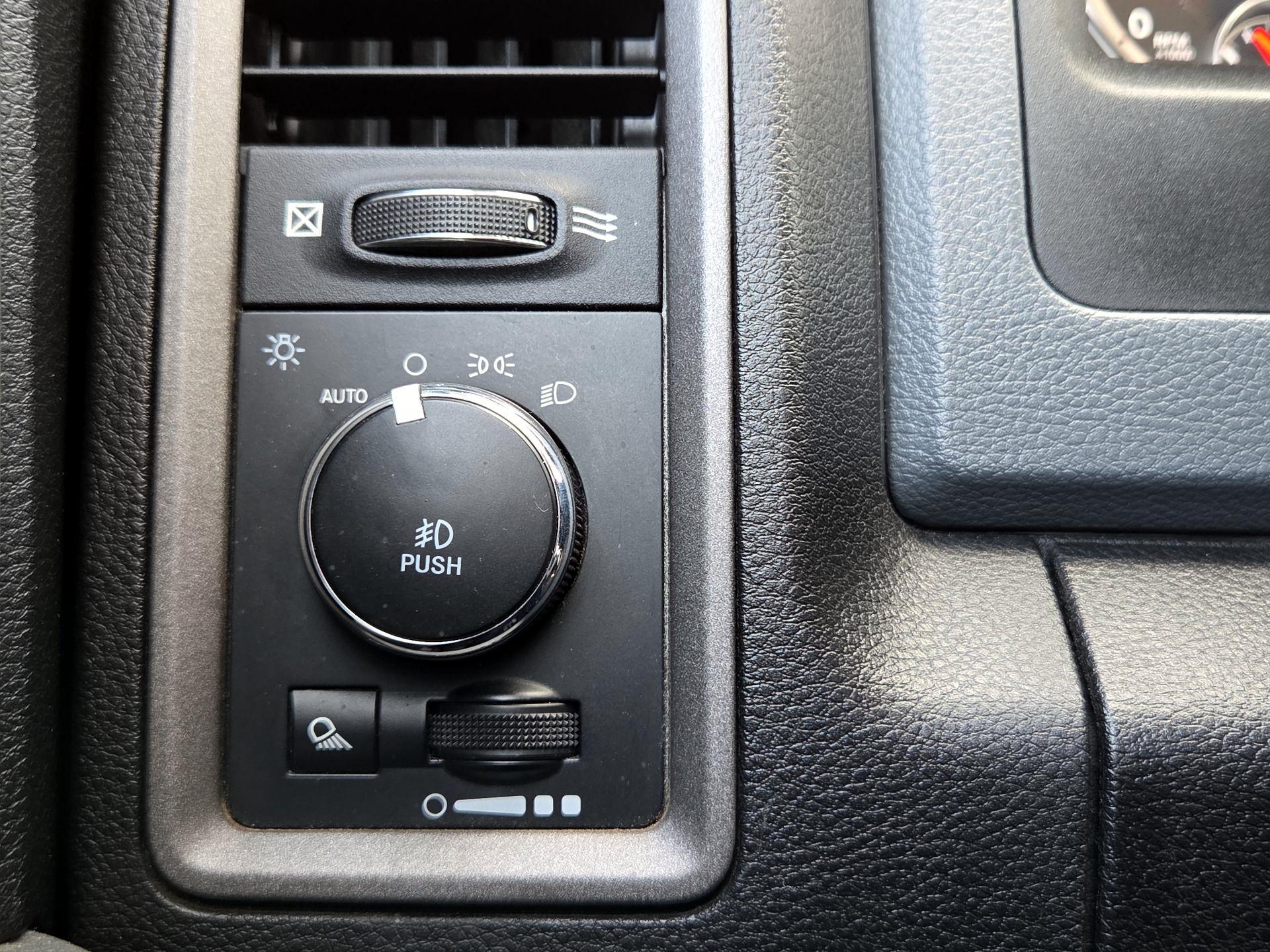 Thumbnail: 2019 RAM 1500 Classic - 11