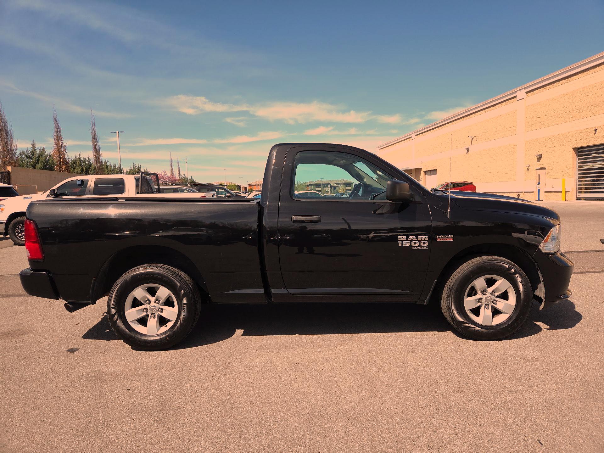 Thumbnail: 2019 RAM 1500 Classic - 4