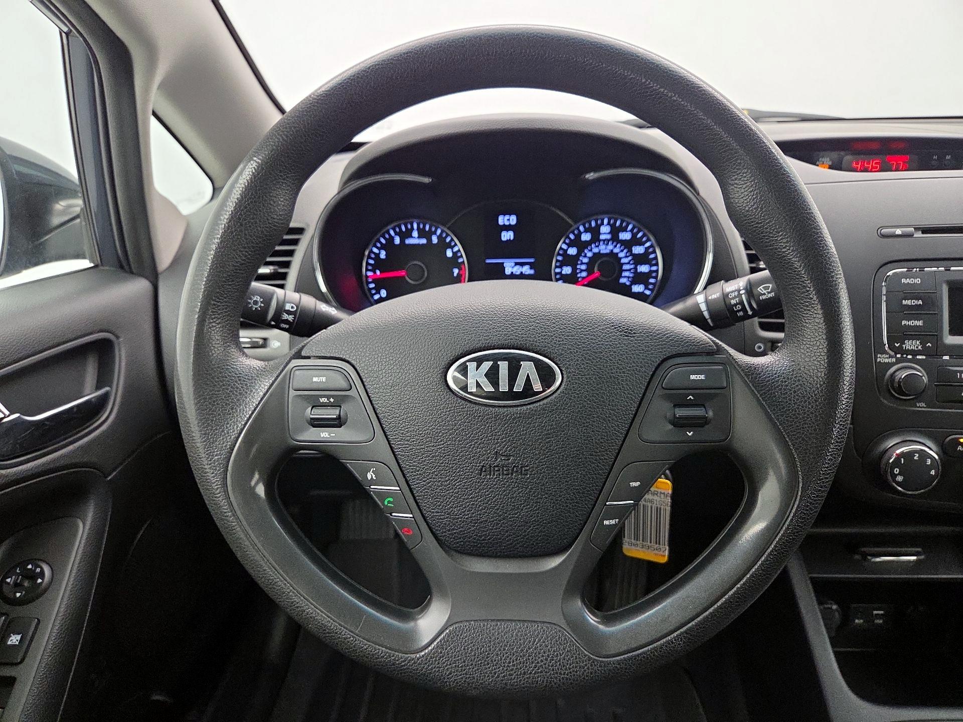 Thumbnail: 2016 Kia Forte - 10