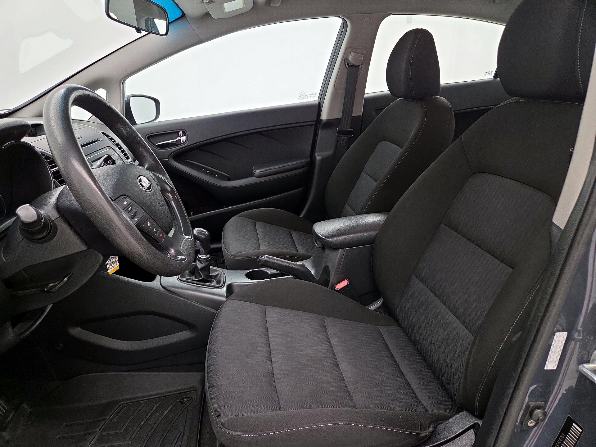 Thumbnail: 2016 Kia Forte - 11