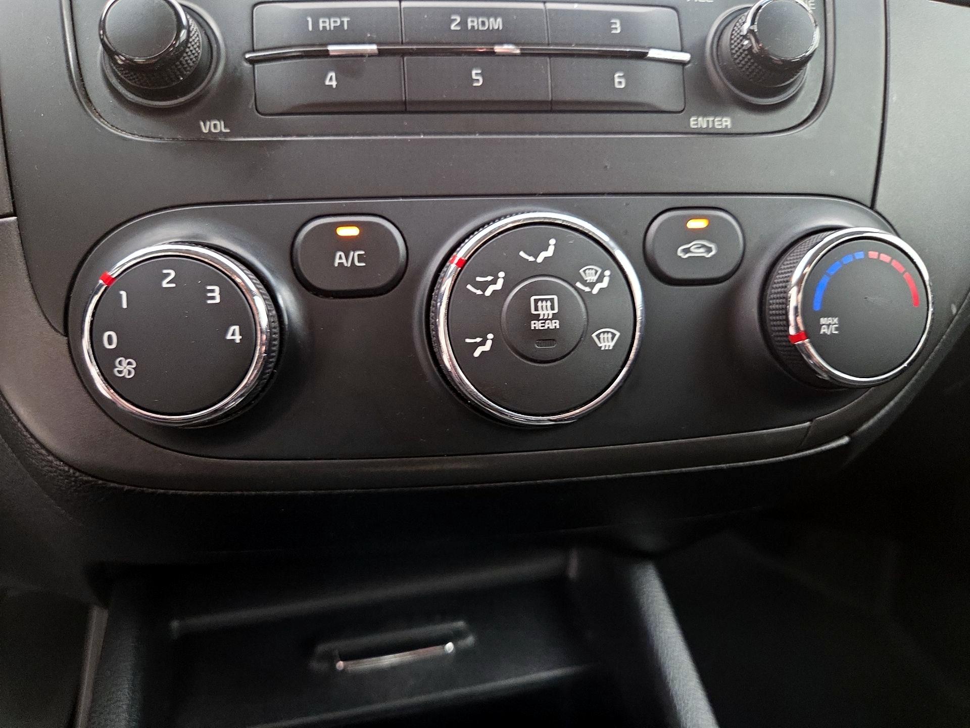 Thumbnail: 2016 Kia Forte - 15