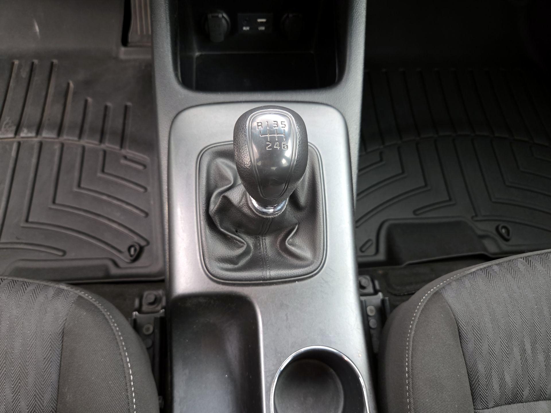 Thumbnail: 2016 Kia Forte - 16