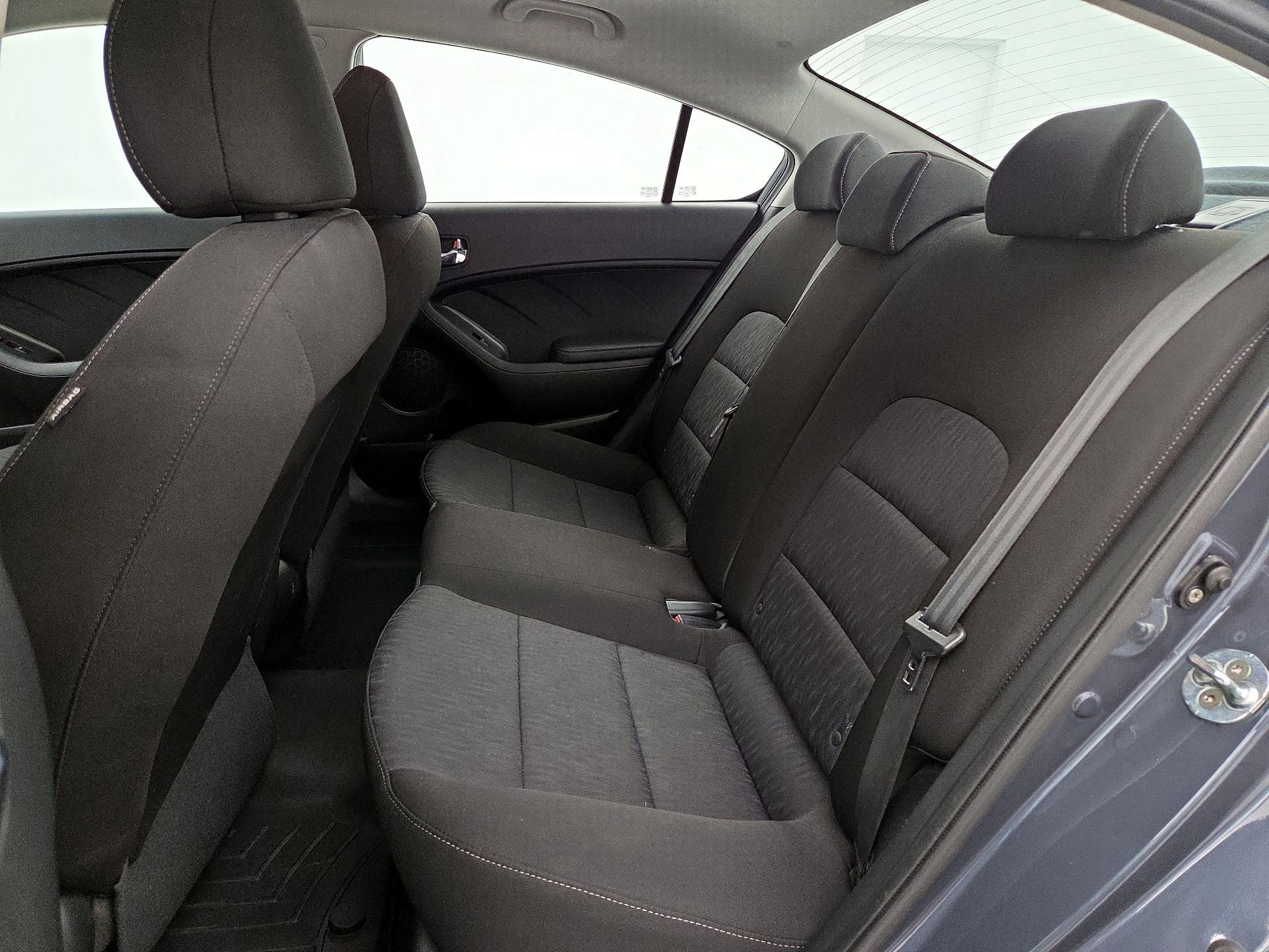 Thumbnail: 2016 Kia Forte - 18