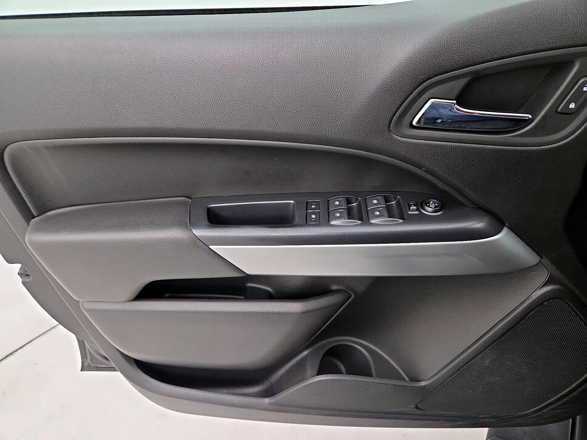 Thumbnail: 2019 Chevrolet Colorado - 12