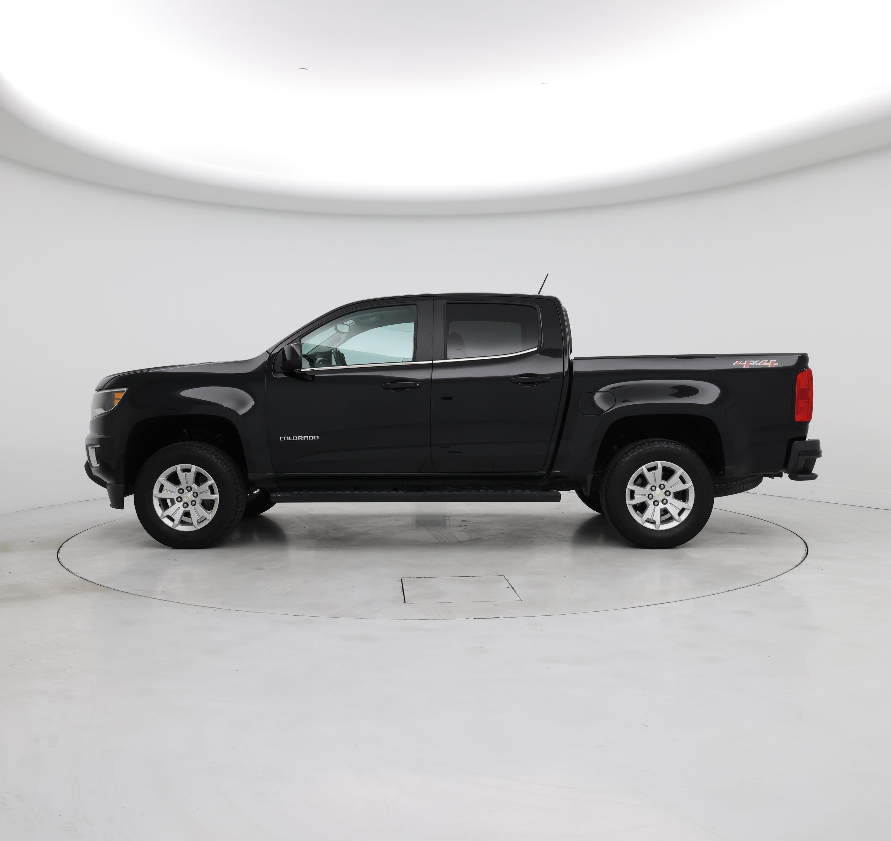 Thumbnail: 2019 Chevrolet Colorado - 3