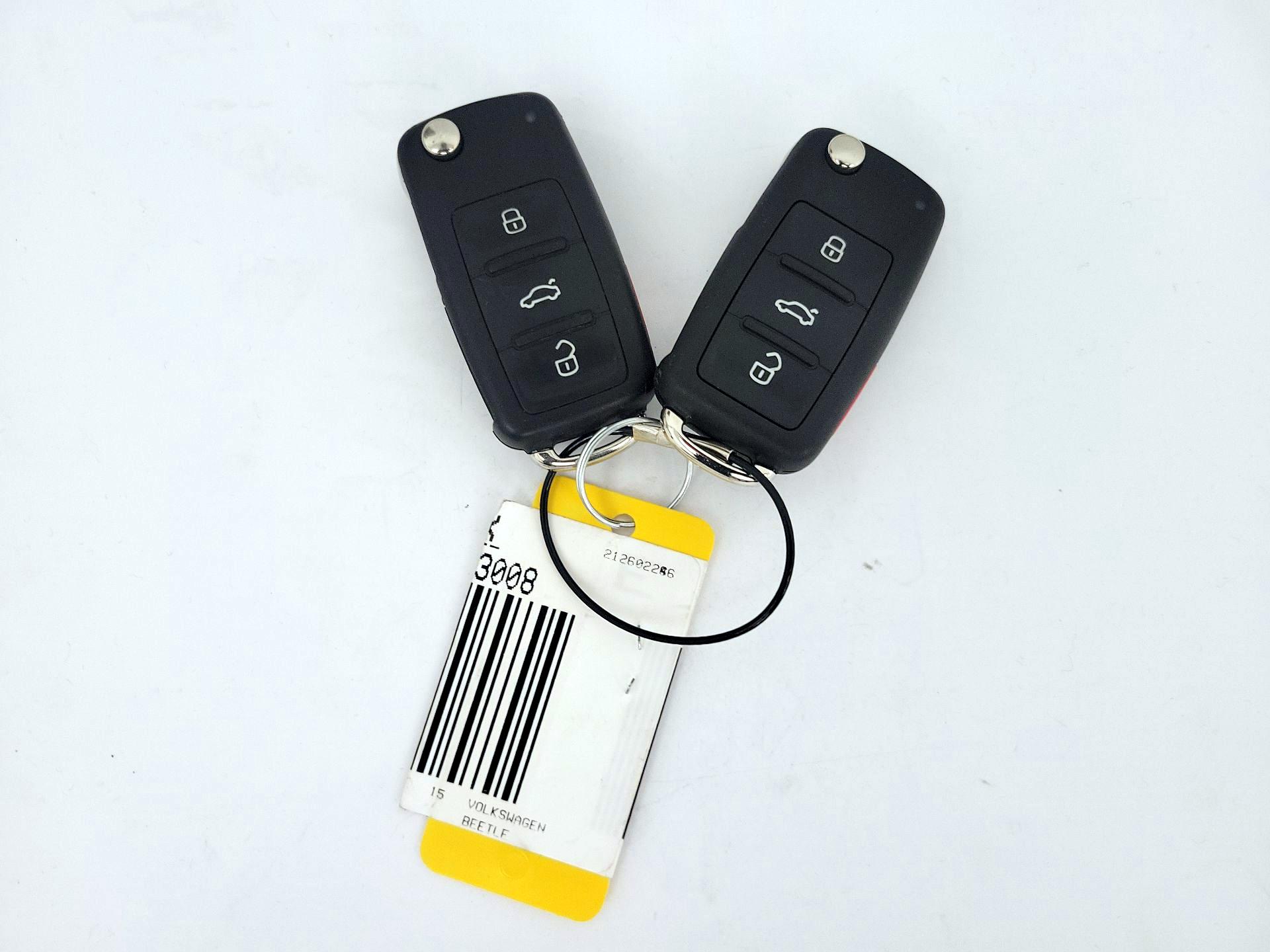 Thumbnail: 2015 Volkswagen Beetle - 20