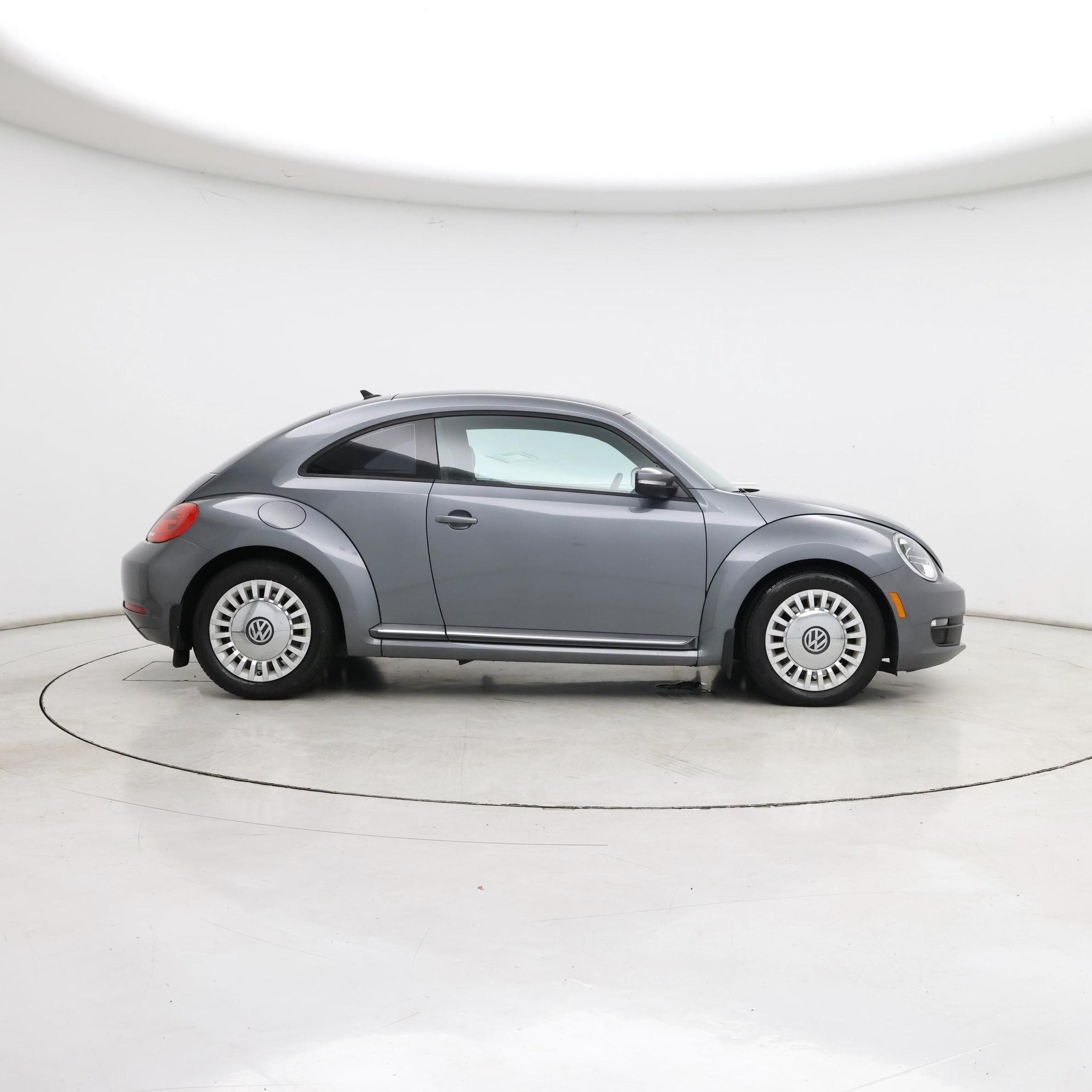 Thumbnail: 2015 Volkswagen Beetle - 7