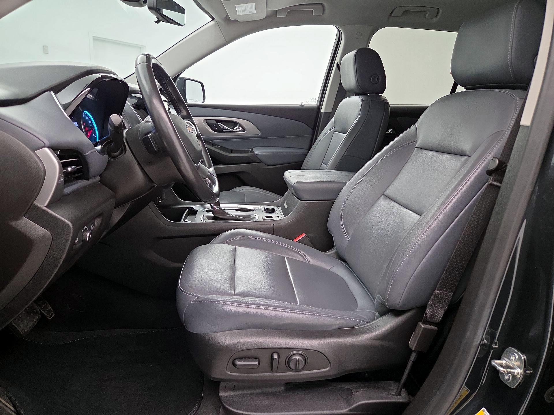 Thumbnail: 2020 Chevrolet Traverse - 9