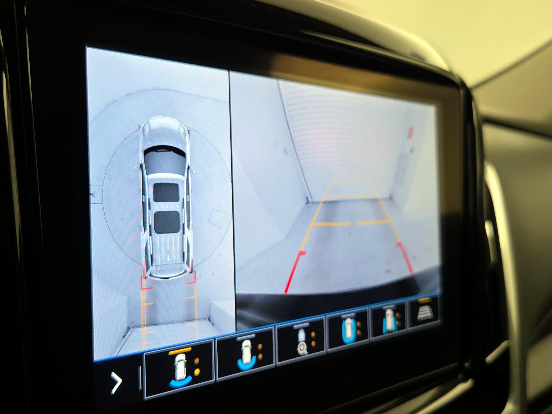 Thumbnail: 2020 Chevrolet Traverse - 12