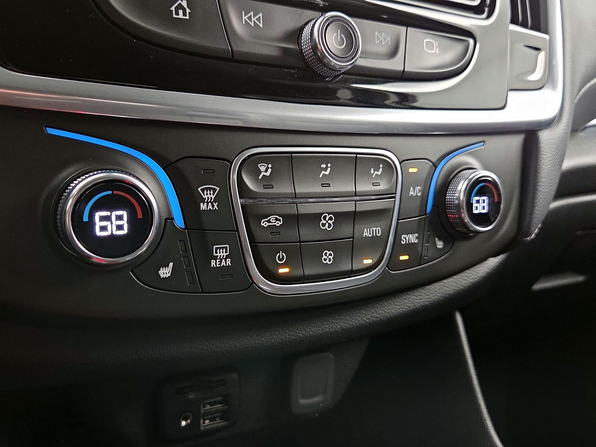 Thumbnail: 2020 Chevrolet Traverse - 14