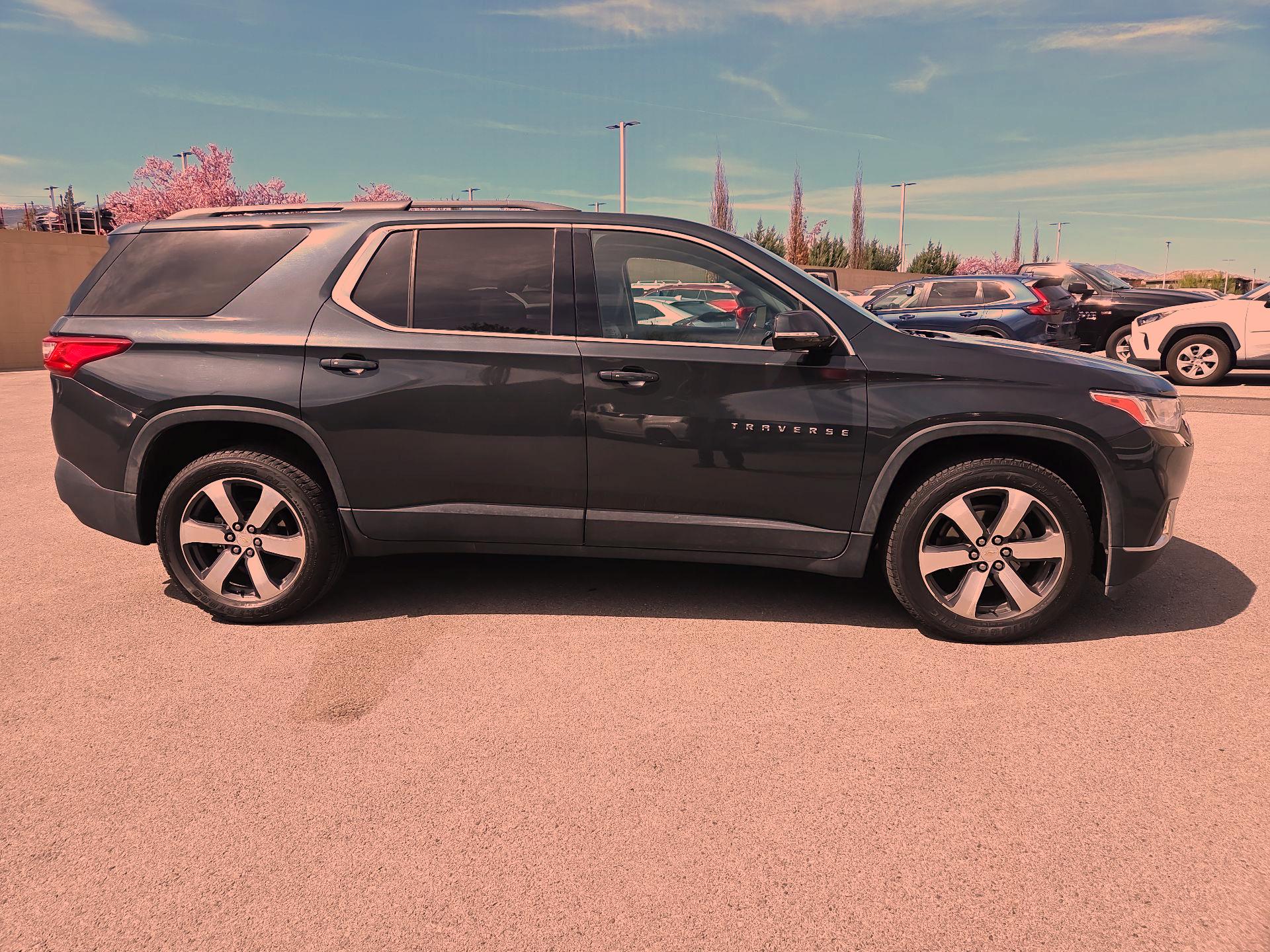 Thumbnail: 2020 Chevrolet Traverse - 4