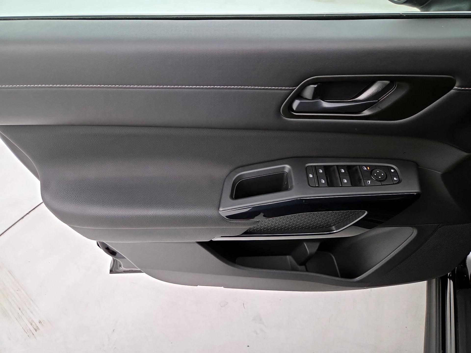 Thumbnail: 2025 Nissan Pathfinder - 12