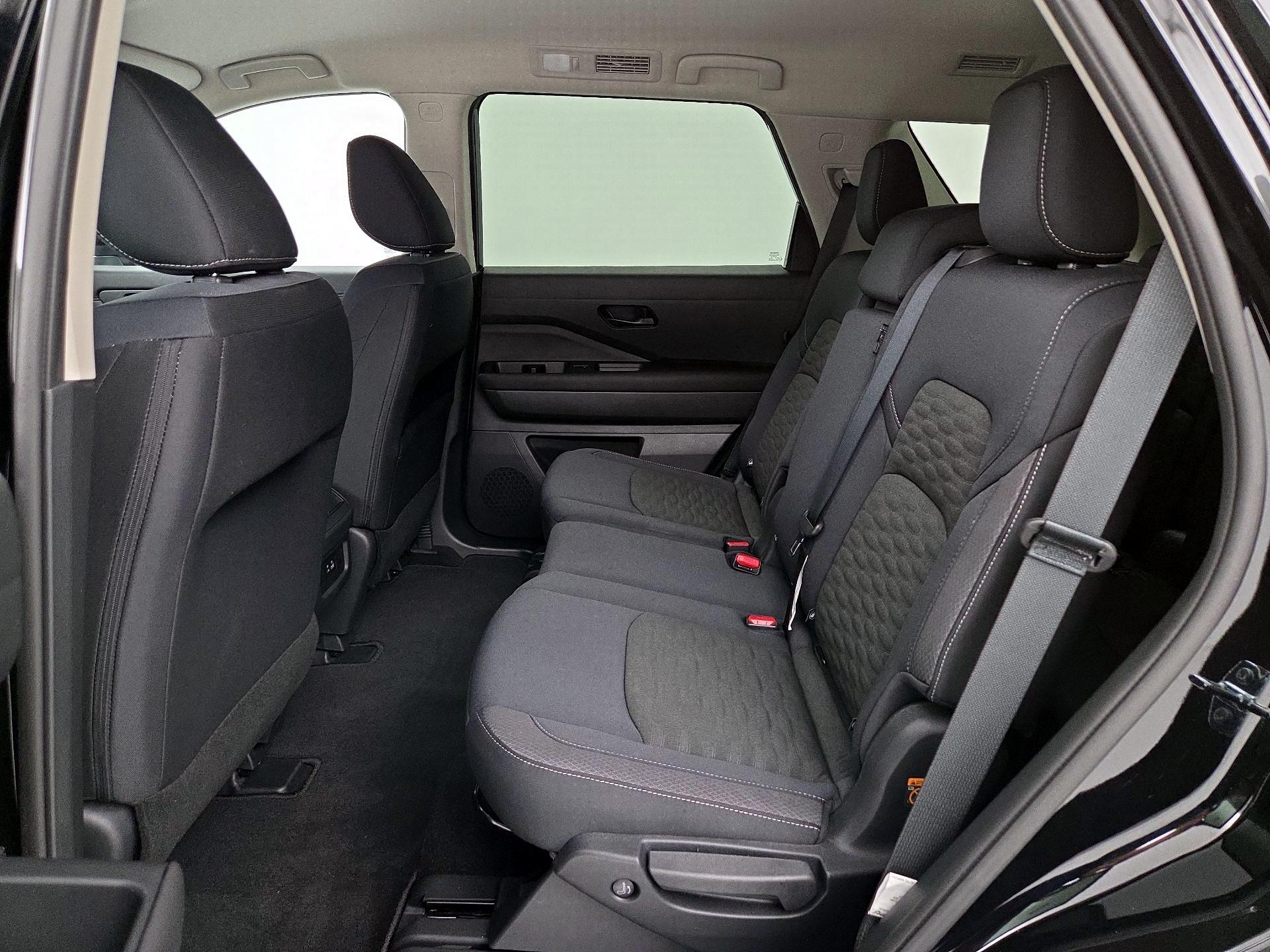 Thumbnail: 2025 Nissan Pathfinder - 18