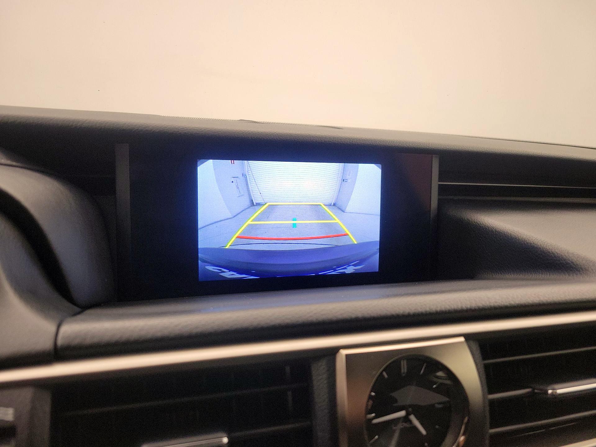 Thumbnail: 2019 Lexus IS - 14