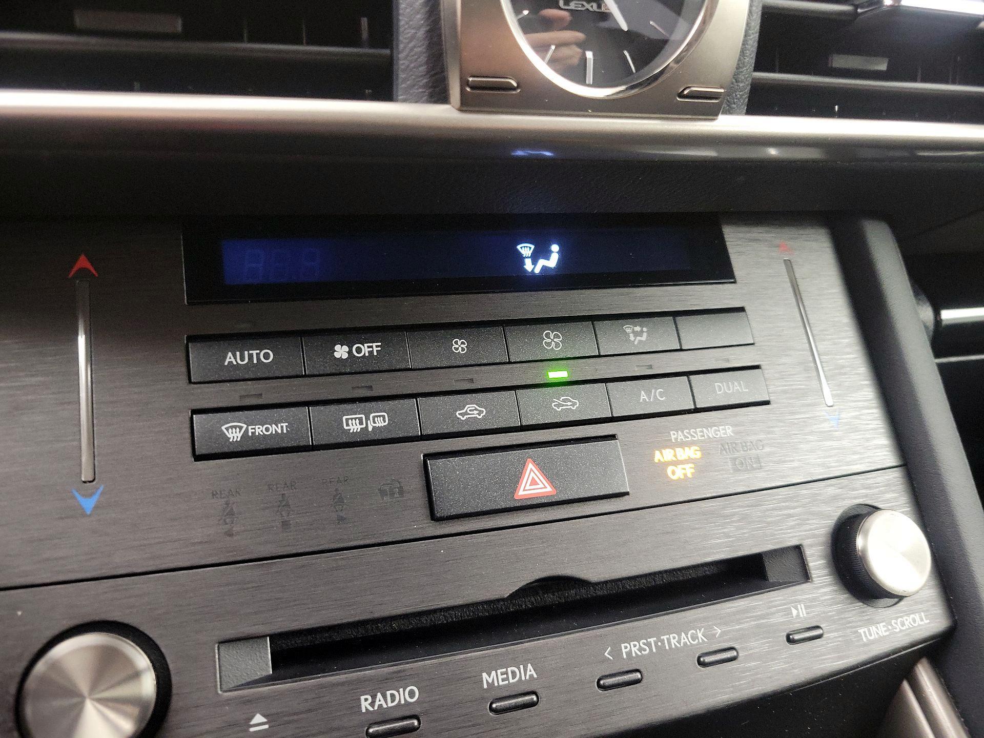 Thumbnail: 2019 Lexus IS - 16