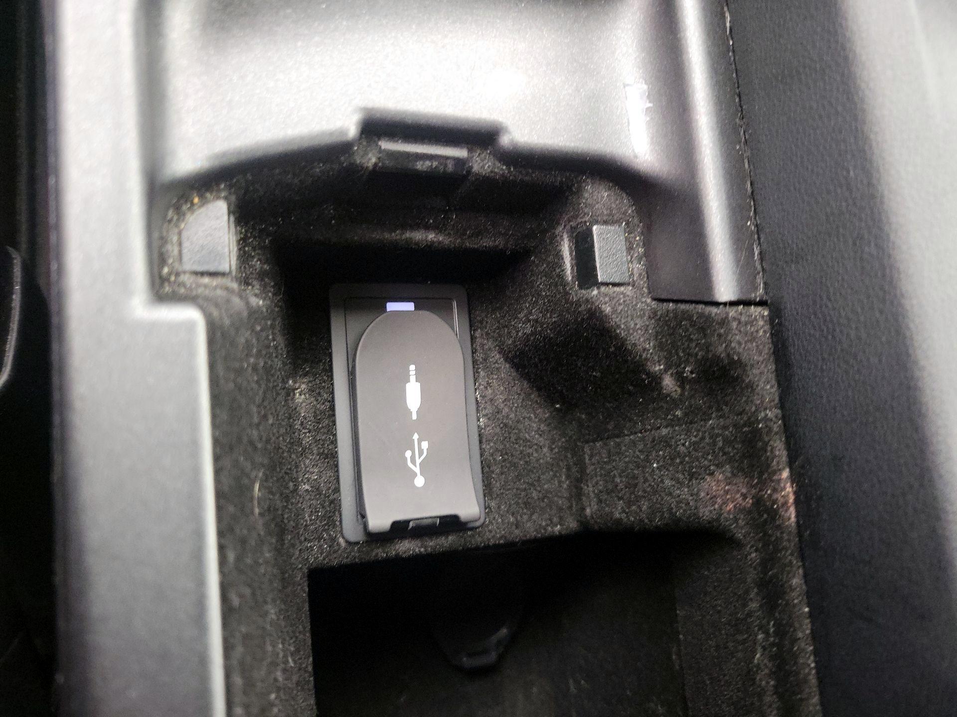 Thumbnail: 2019 Lexus IS - 18