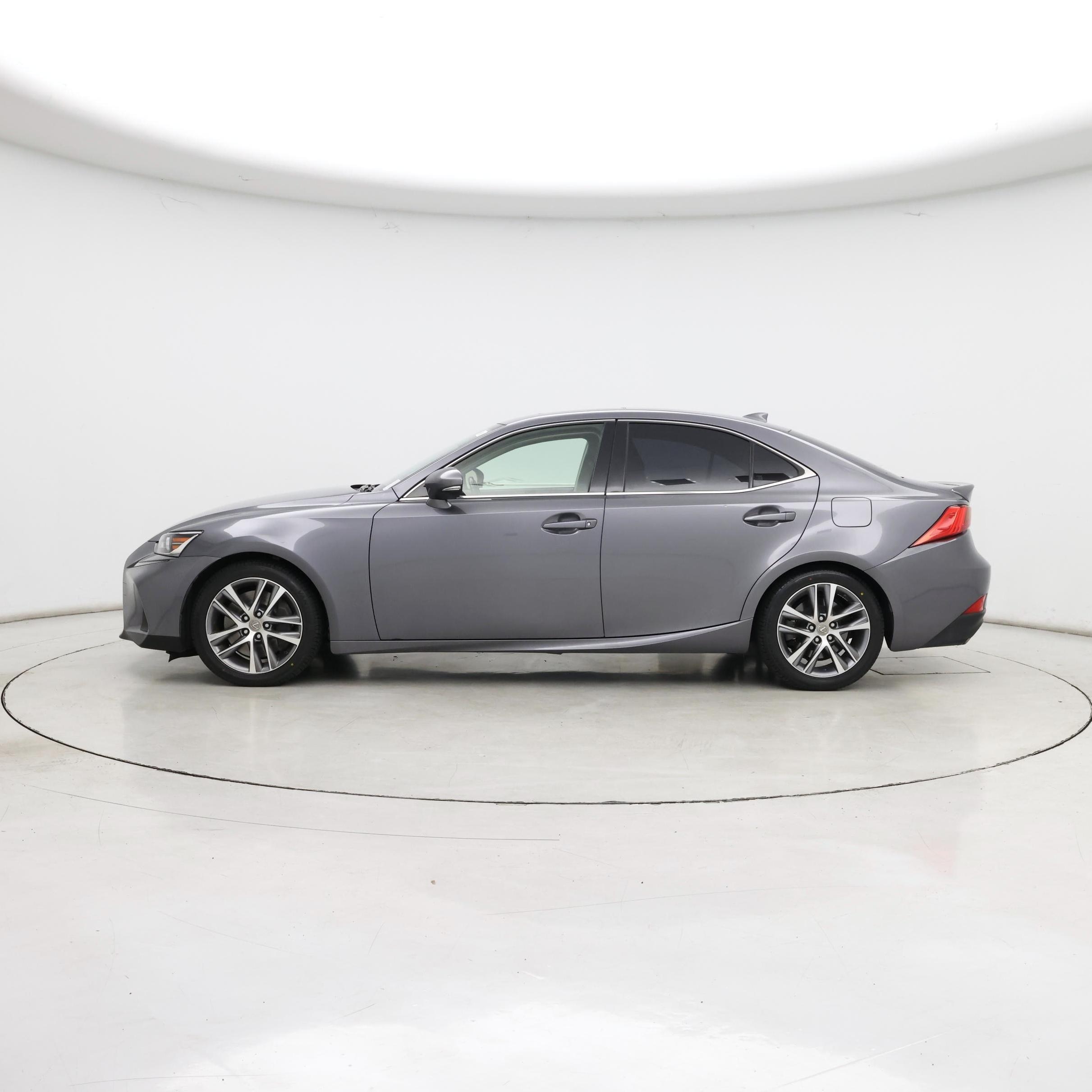 Thumbnail: 2019 Lexus IS - 3