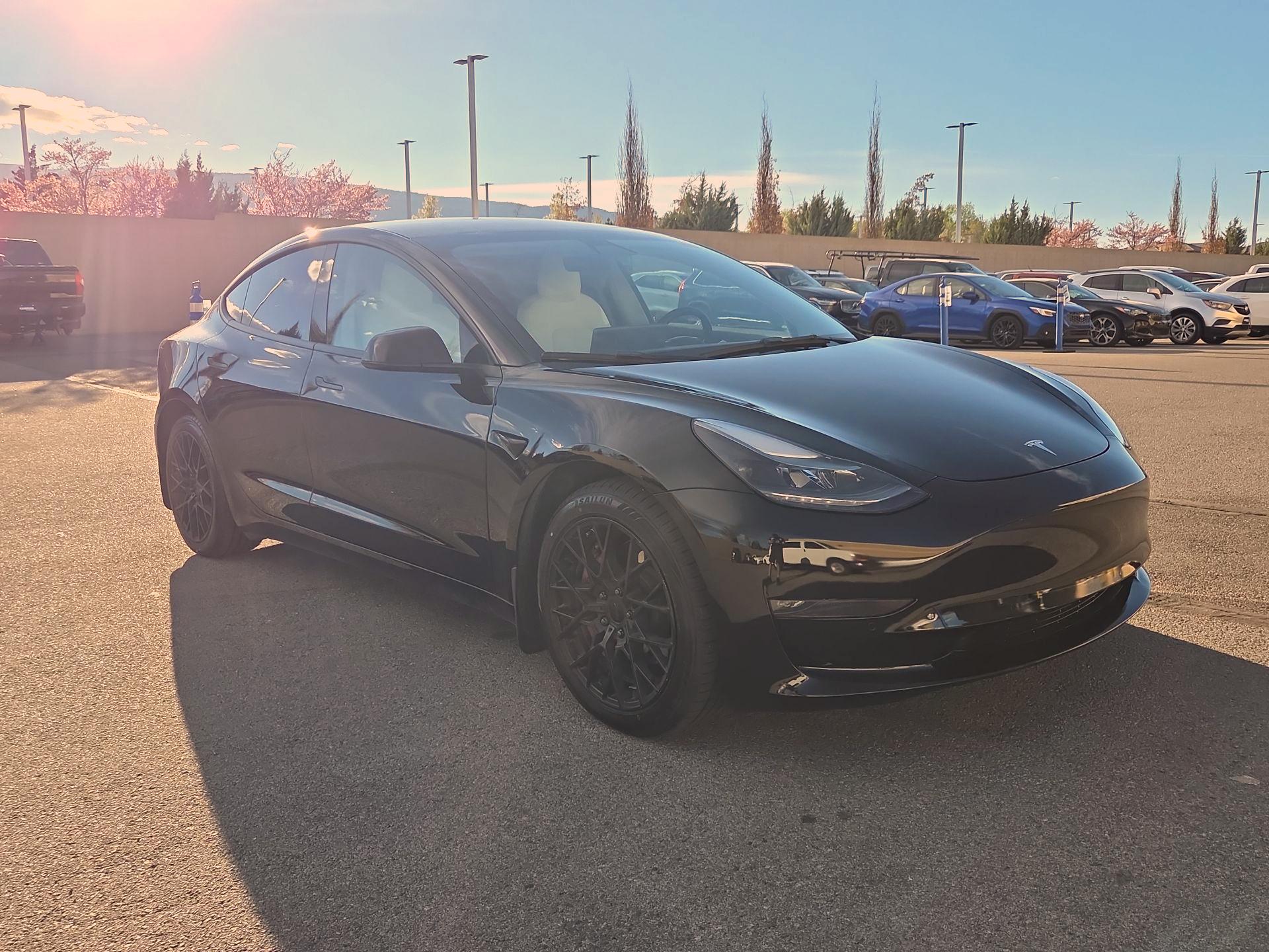 Thumbnail: 2022 Tesla Model 3 - 1