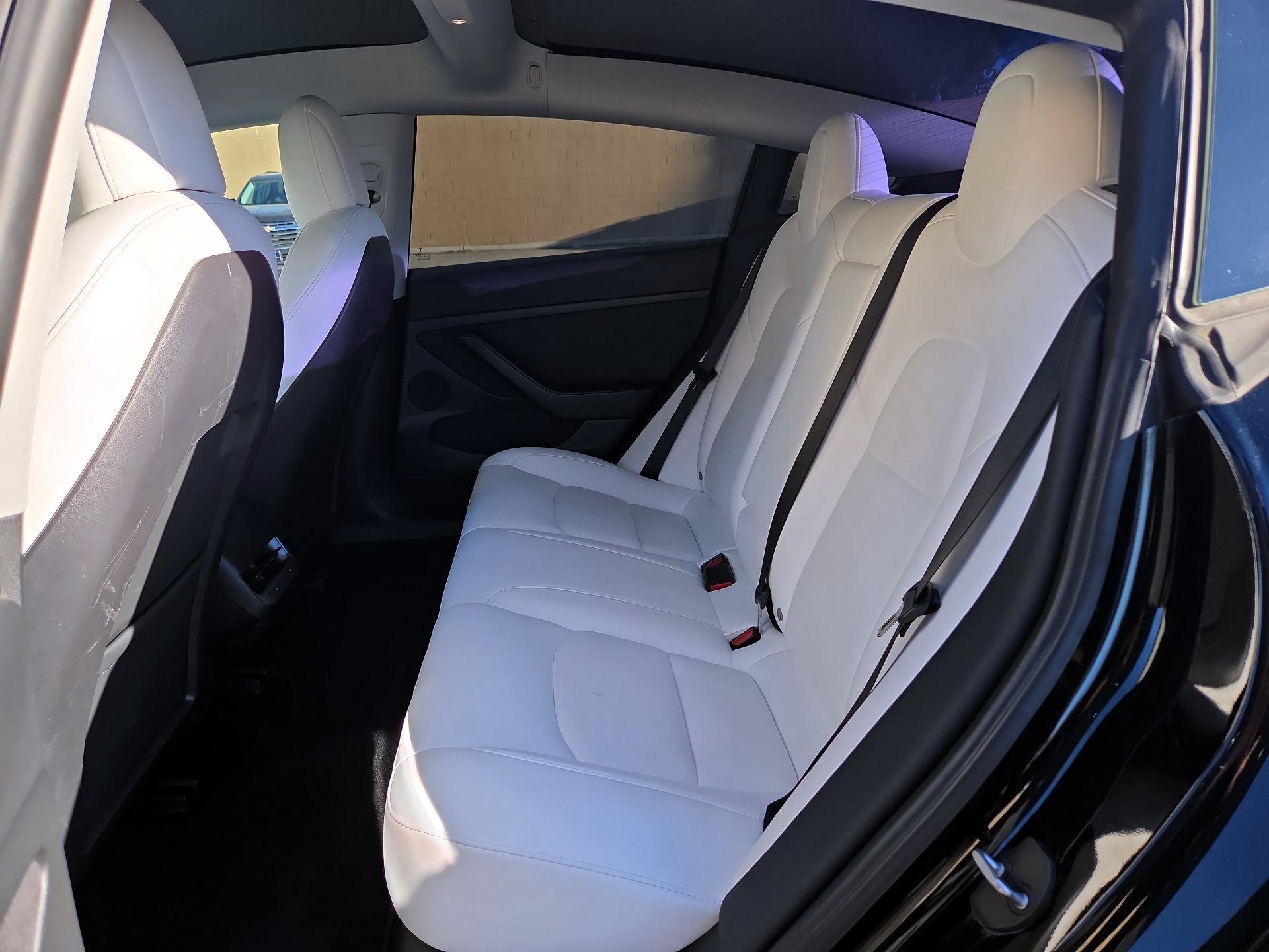 Thumbnail: 2022 Tesla Model 3 - 17