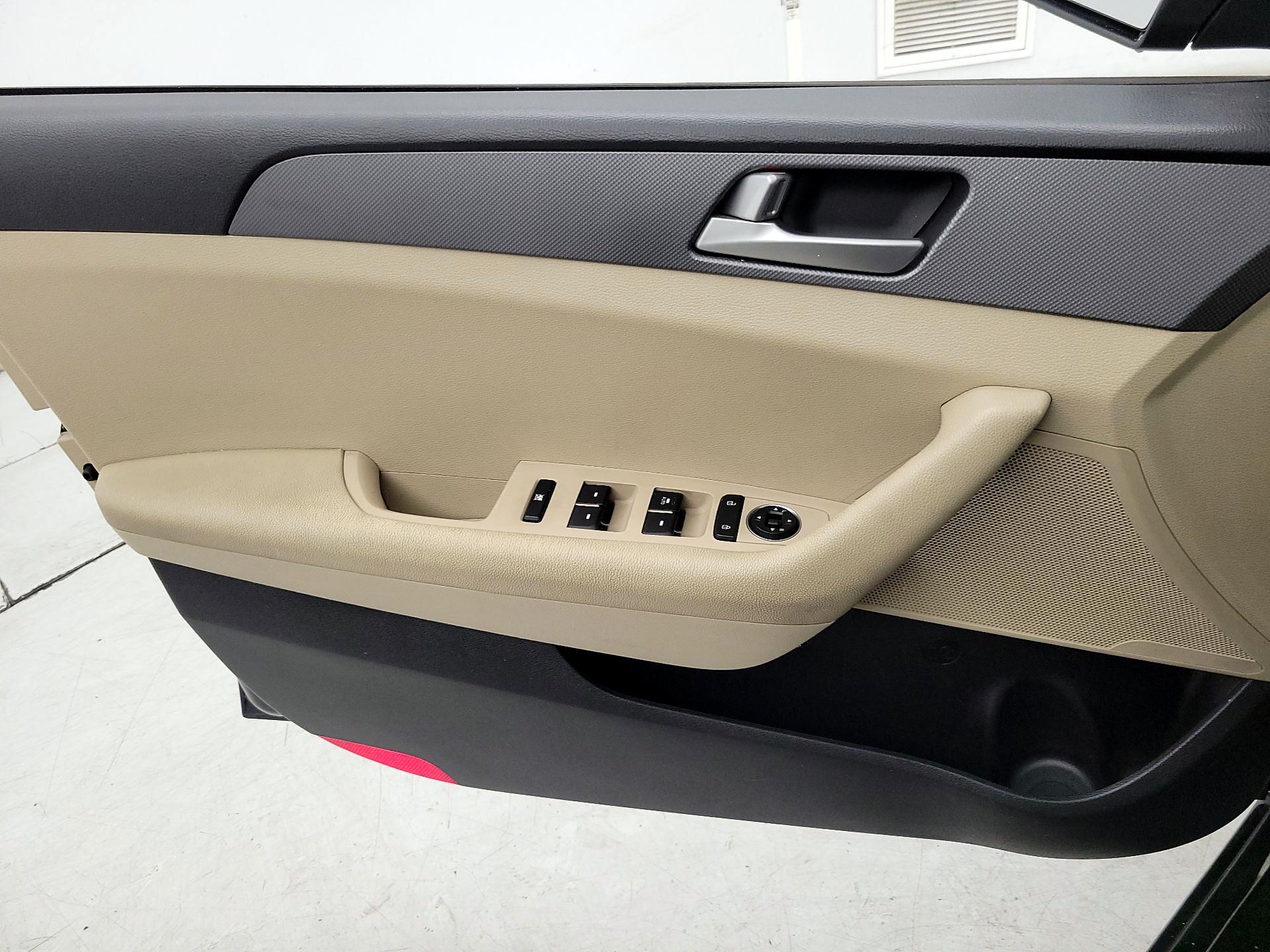 Thumbnail: 2017 Hyundai Sonata - 12