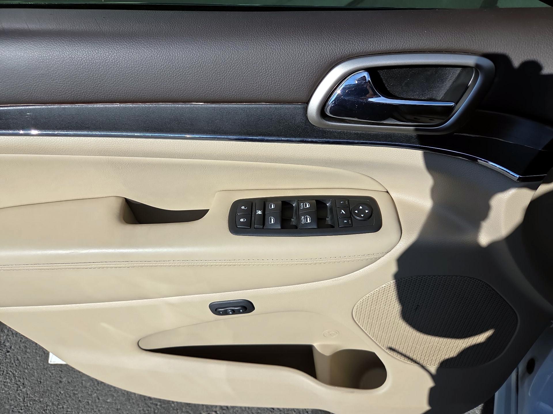 Thumbnail: 2014 Jeep Grand Cherokee - 10