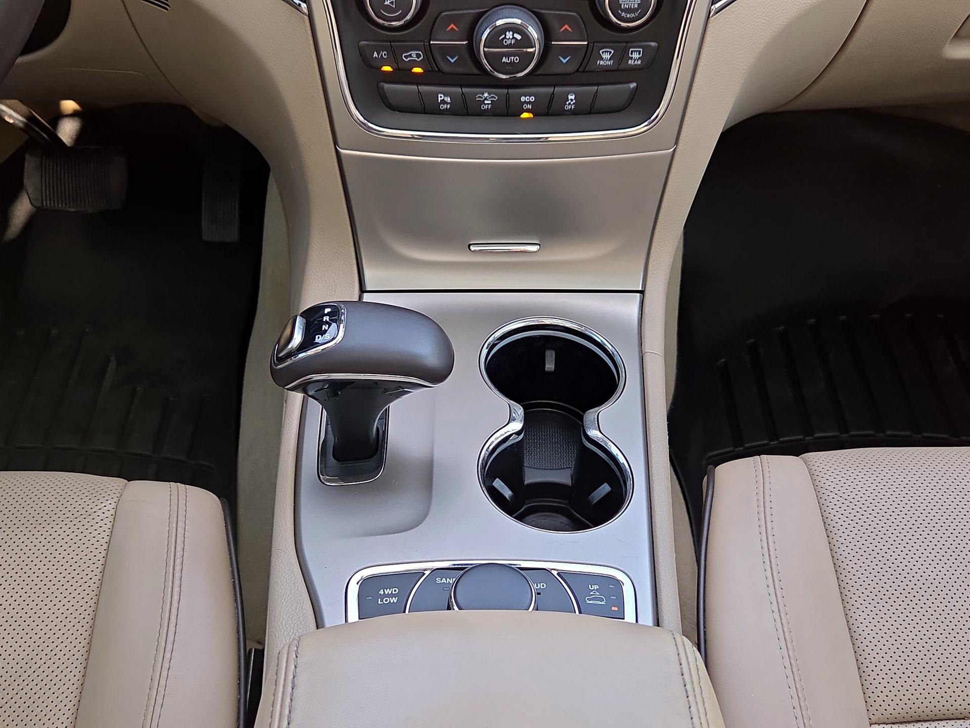 Thumbnail: 2014 Jeep Grand Cherokee - 16