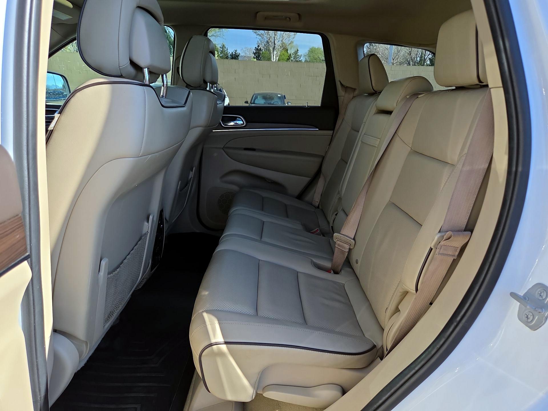 Thumbnail: 2014 Jeep Grand Cherokee - 19