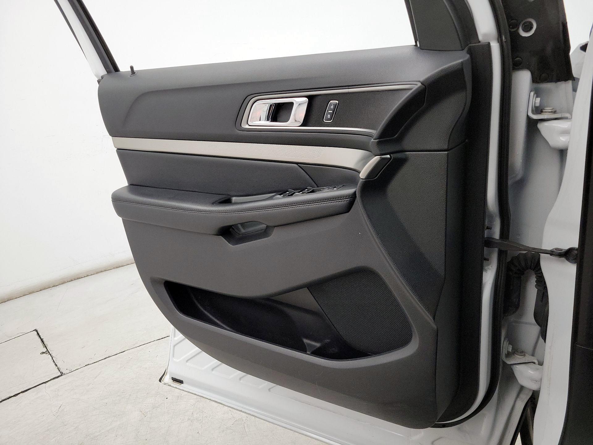 Thumbnail: 2018 Ford Explorer - 12