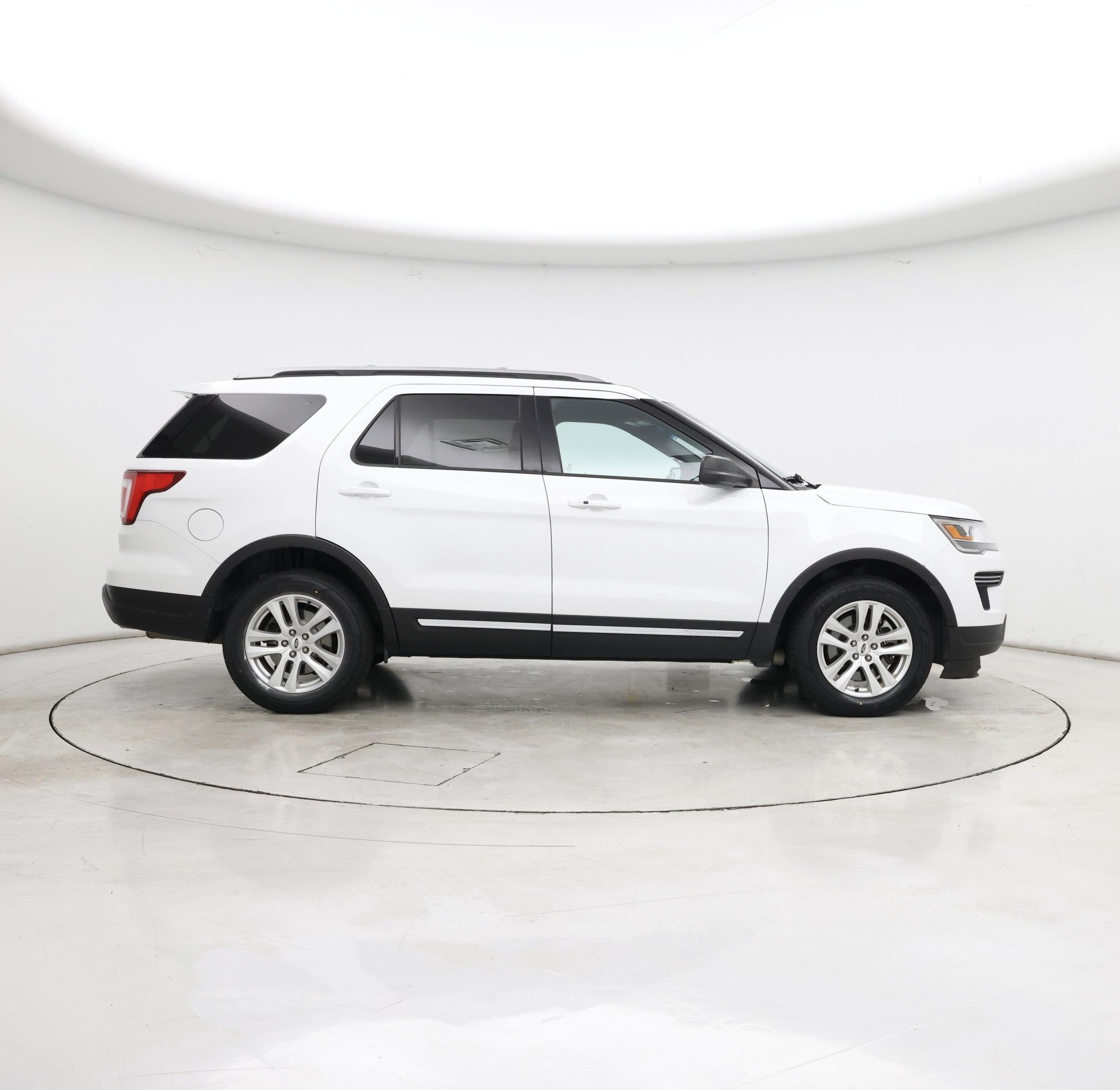 Thumbnail: 2018 Ford Explorer - 7