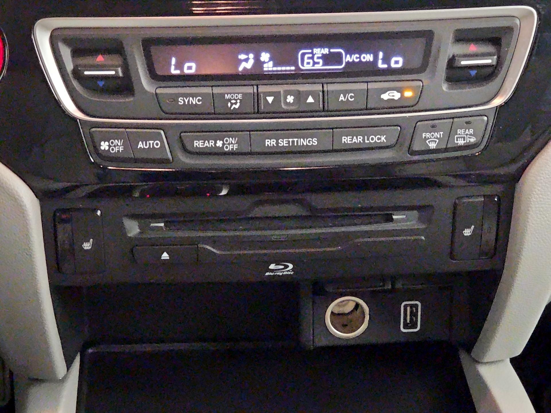 Thumbnail: 2019 Honda Pilot - 16