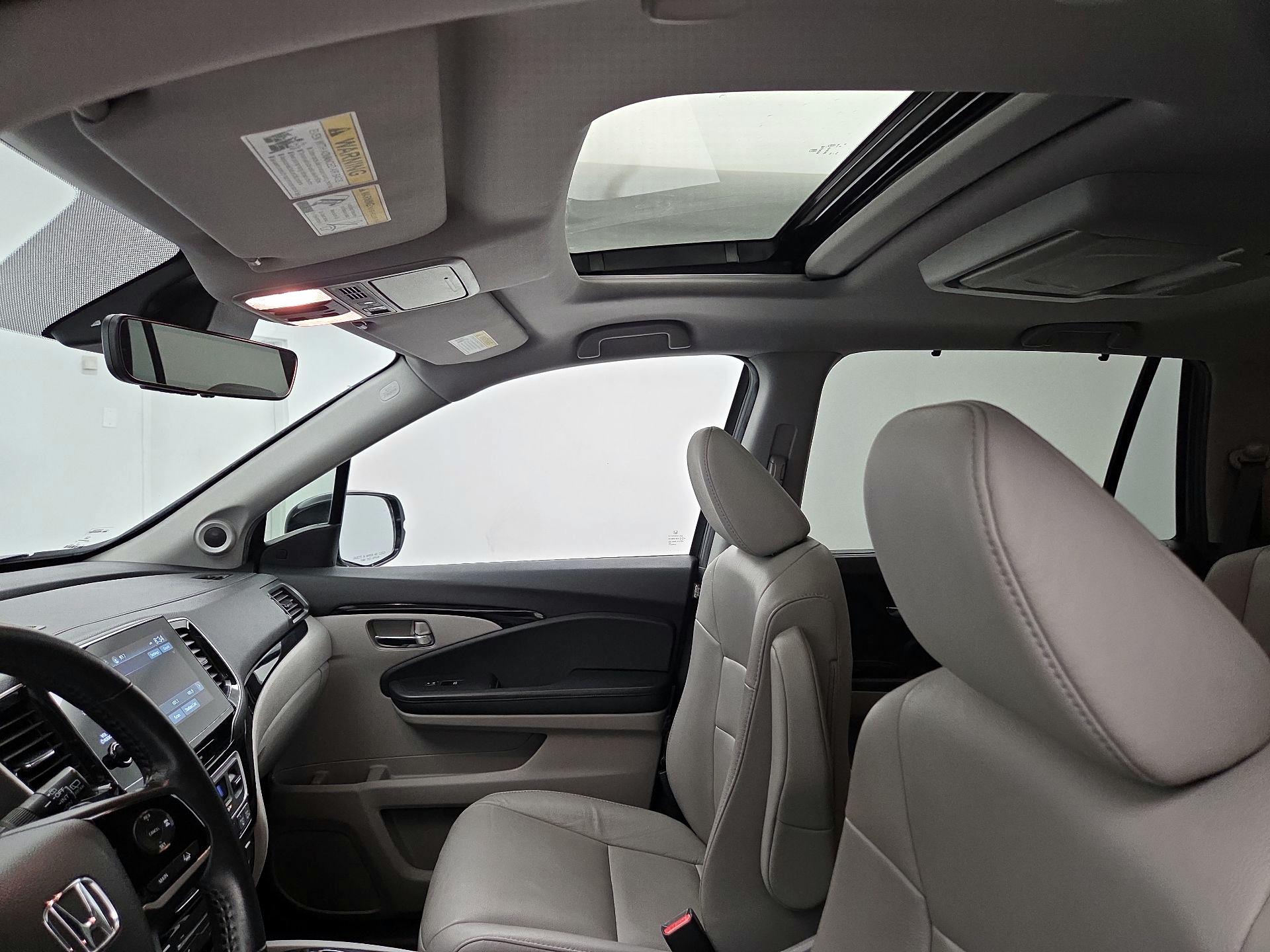 Thumbnail: 2019 Honda Pilot - 19